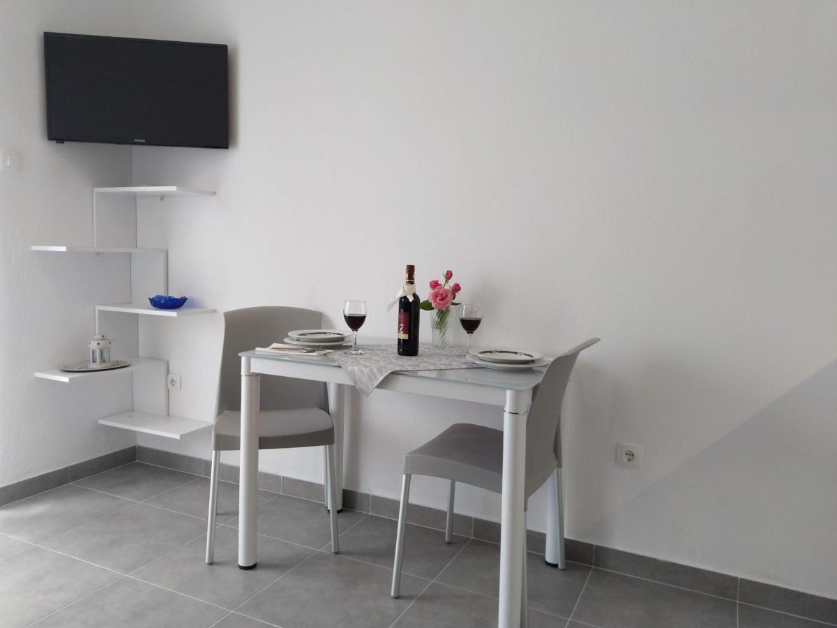 Apartmani Ines Drašnice Exterior foto